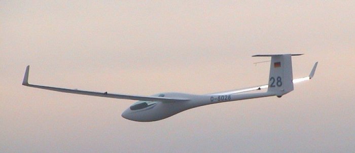 The ASW 28 on its maiden flight.